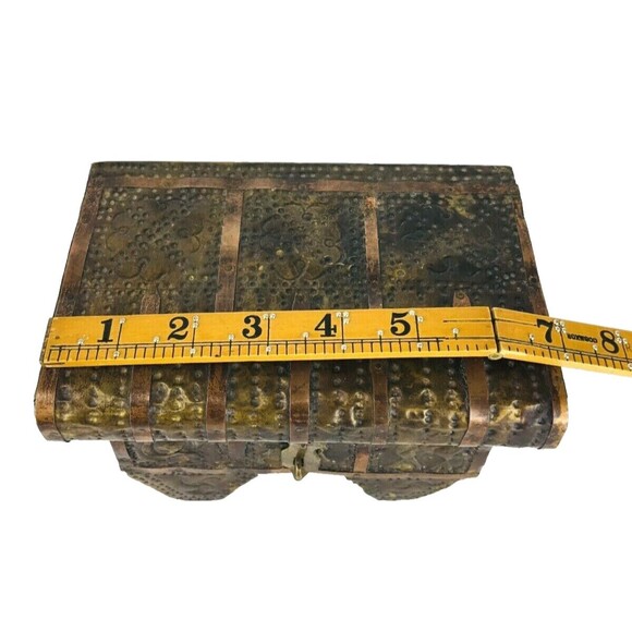 Antique Rustic Old World Hammered Tooled Brass Copper Wood Trinket Box Chest - Picture 11 of 12